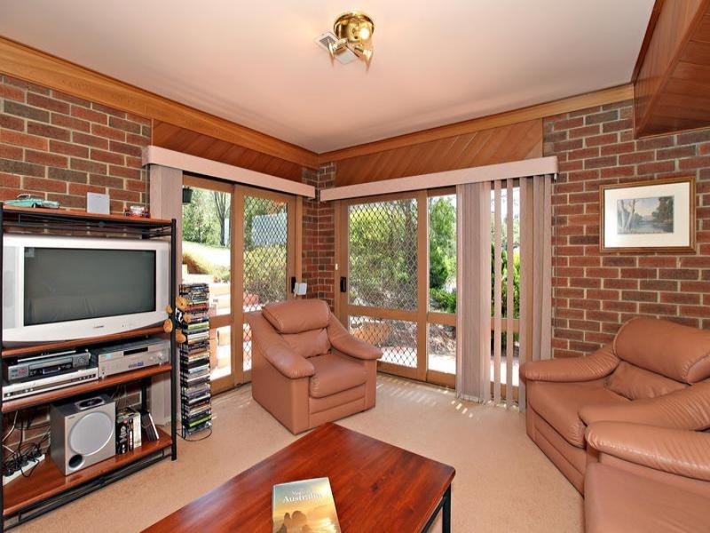 6 James Cook Drive, Diamond Creek VIC 3089