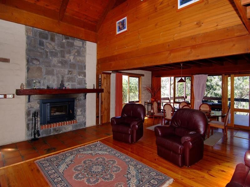 25 Scotts Angle Road, Wattle Glen VIC 3096