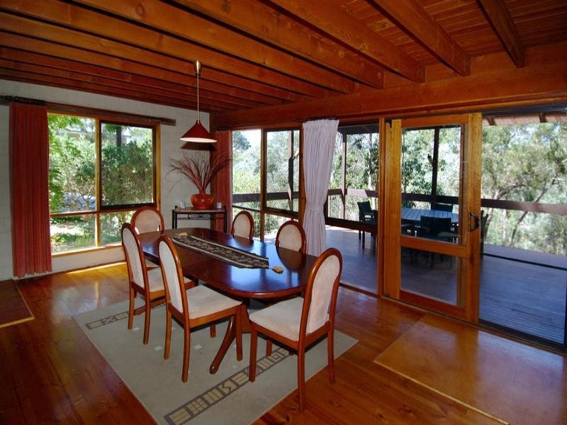 25 Scotts Angle Road, Wattle Glen VIC 3096