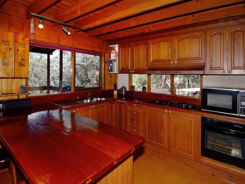 25 Scotts Angle Road, Wattle Glen VIC 3096