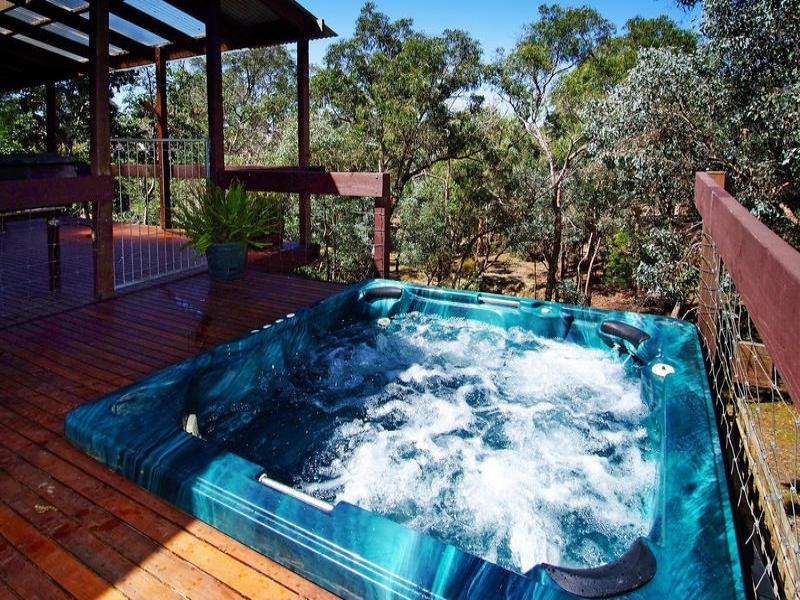 25 Scotts Angle Road, Wattle Glen VIC 3096