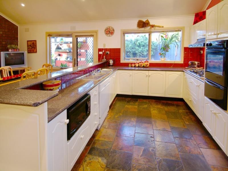 198 Plenty River Drive, Greensborough VIC 3088