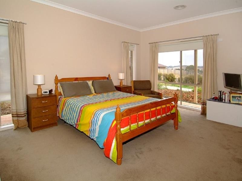 10 Hanna Crescent, Doreen VIC 3754