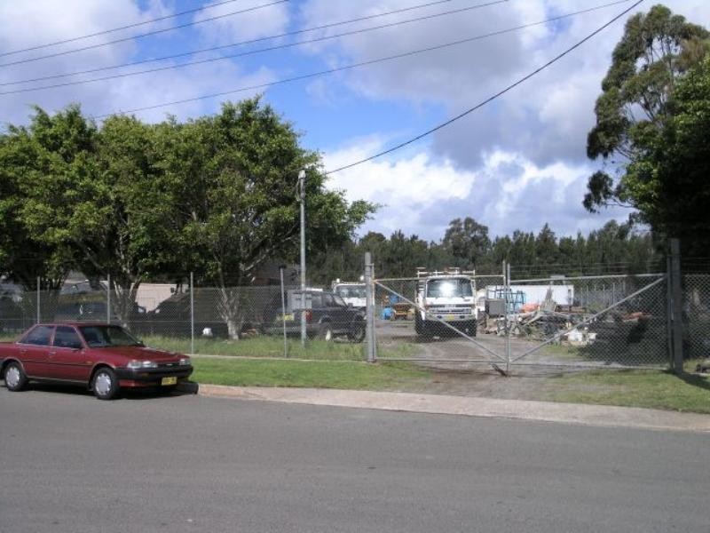 8 Resolution Drive, Unanderra NSW 2526