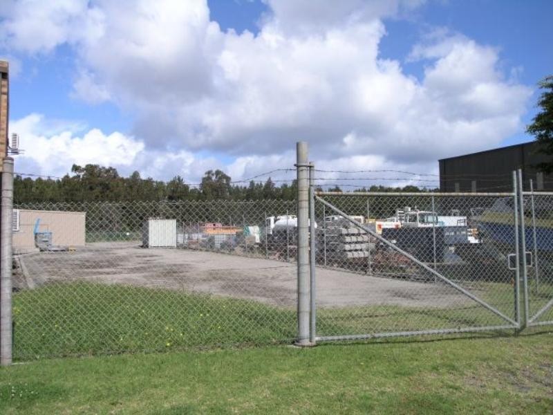 8 Resolution Drive, Unanderra NSW 2526