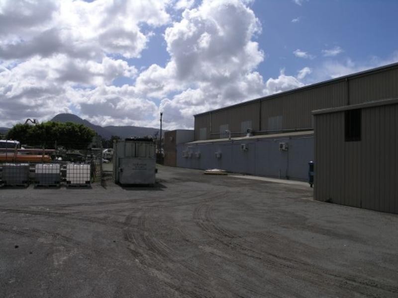 8 Resolution Drive, Unanderra NSW 2526