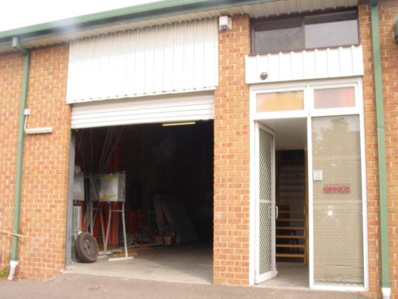 4/16 Glastonbury Avenue, Unanderra NSW 2526