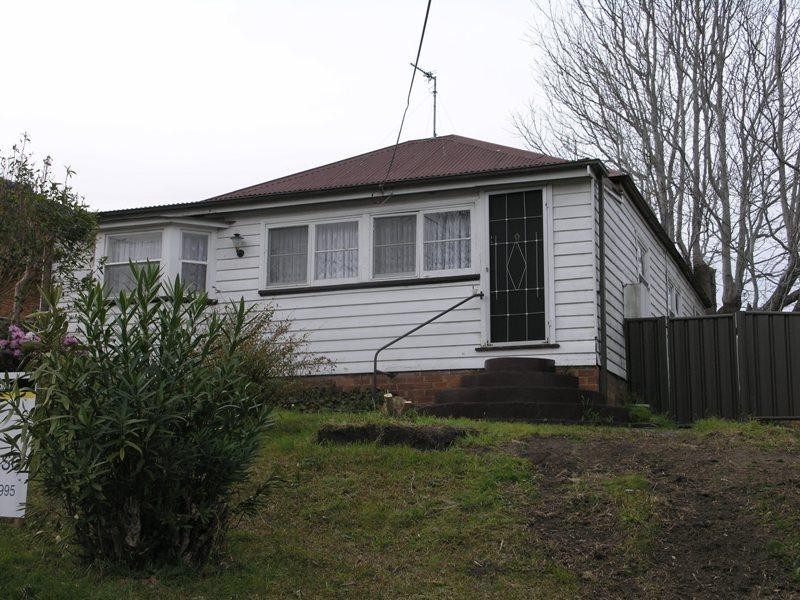 8 Keira Street, Mount Keira NSW 2500