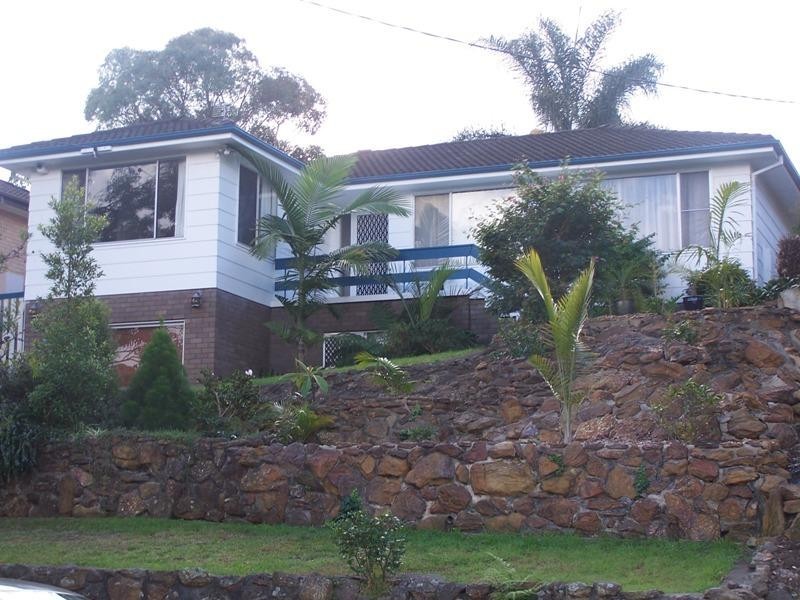 42 Stanley Avenue, Farmborough Heights NSW 2526