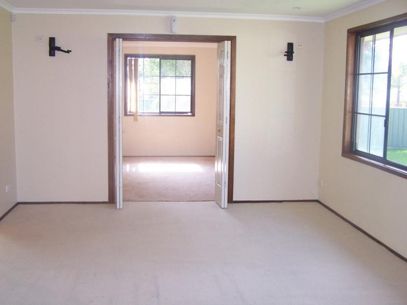 27 Wollonyuh Crescent, Horsley NSW 2530