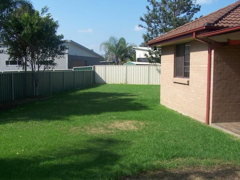 27 Wollonyuh Crescent, Horsley NSW 2530