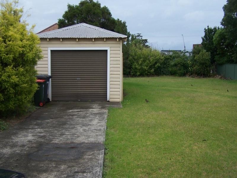 7 Tannery Street, Unanderra NSW 2526