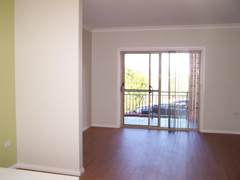 3/13 Melinda Grove, Lake Heights NSW 2502