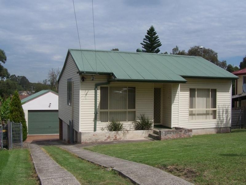 19 Maynes Parade, Unanderra NSW 2526