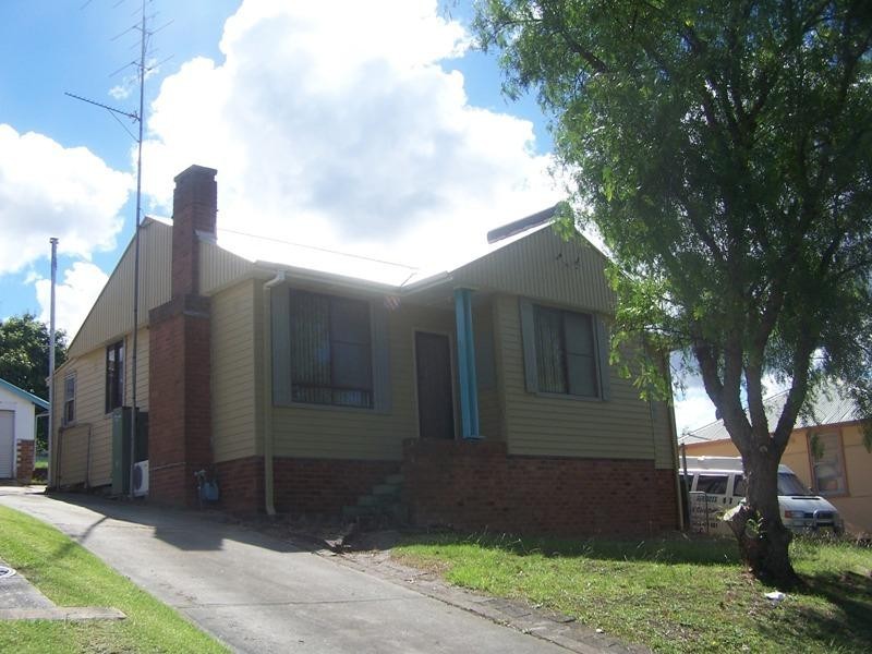 20 Tresnan Street, Unanderra NSW 2526