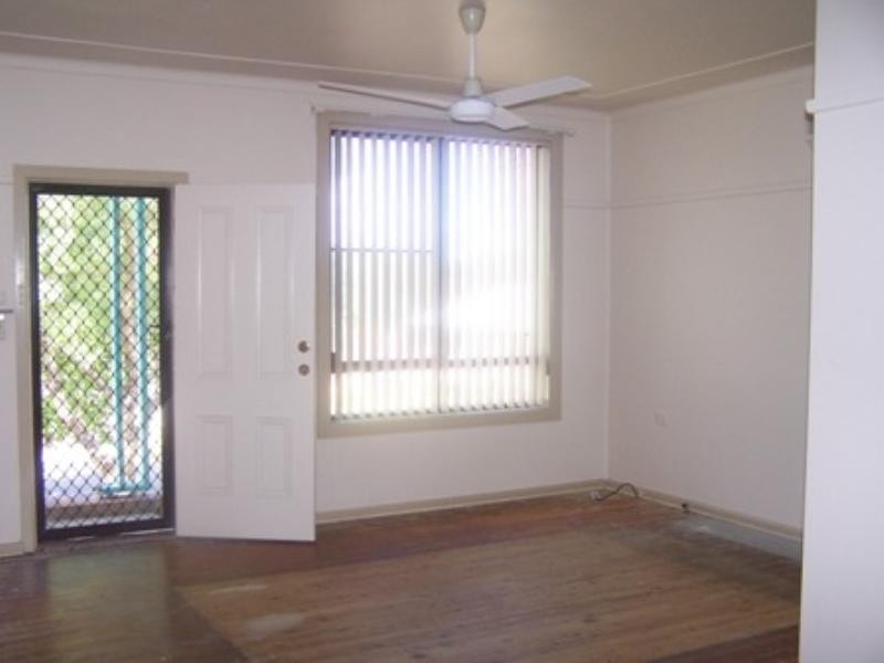 20 Tresnan Street, Unanderra NSW 2526