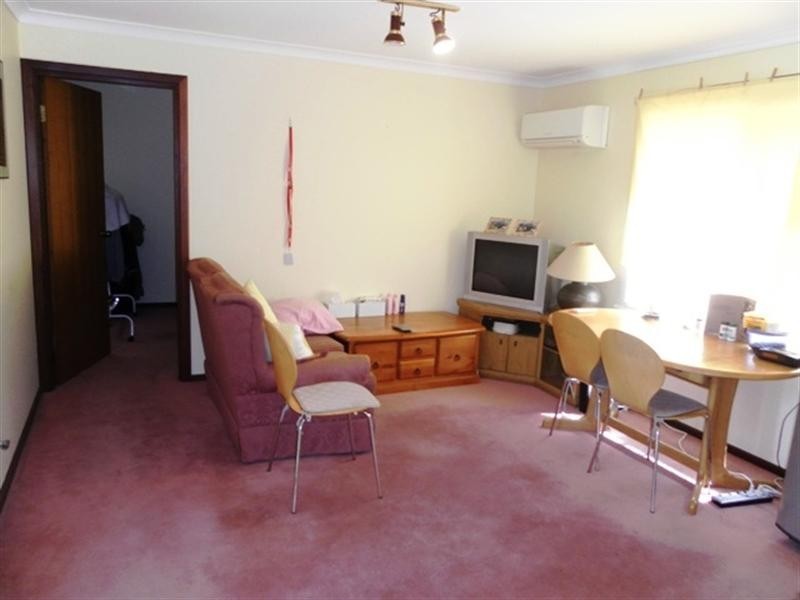 22B Stephen Street, Queens Park WA 6107