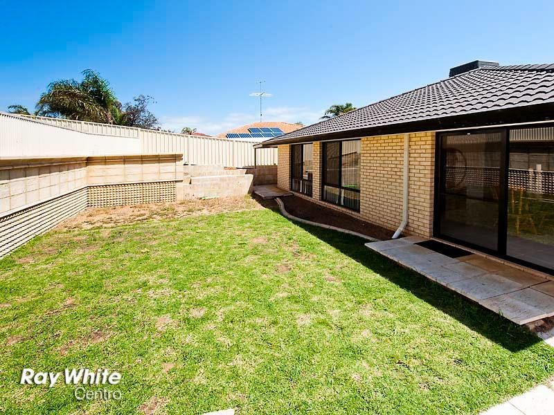 22 Tamarisk Drive, Halls Head WA 6210