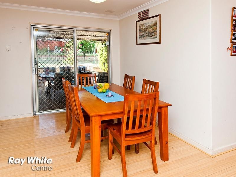 13 Rhodes Crescent, Calista WA 6167