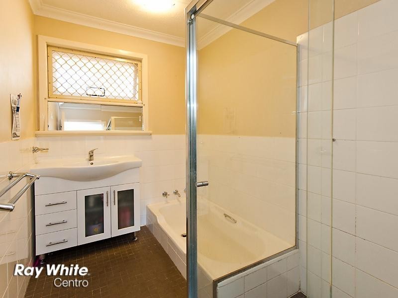 13 Rhodes Crescent, Calista WA 6167