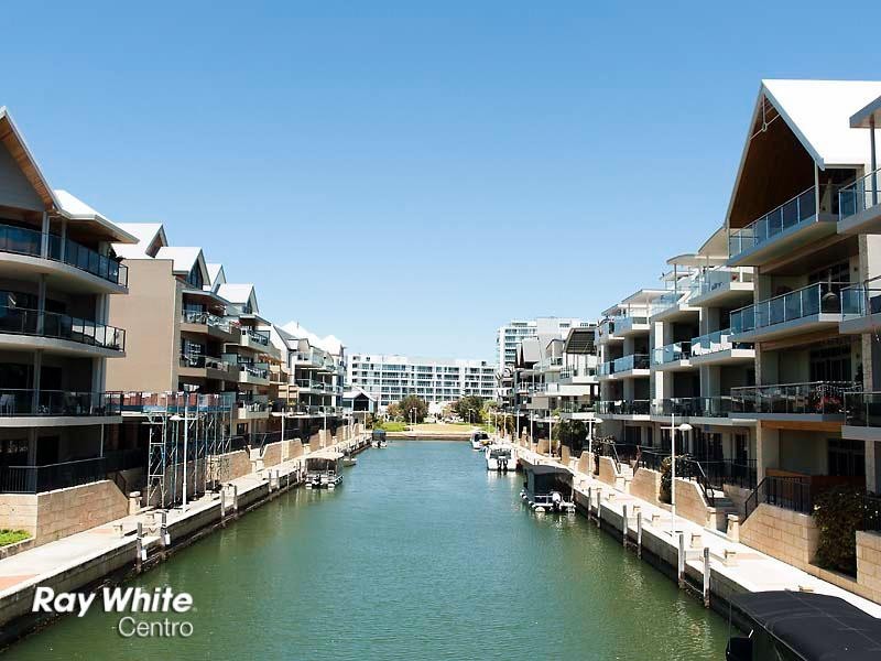 4/12 Cannaregio Square, Mandurah WA 6210