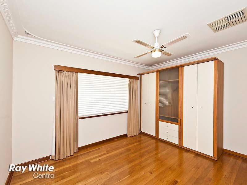 21 Templetonia Crescent, City Beach WA 6015