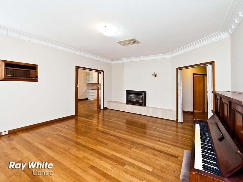 21 Templetonia Crescent, City Beach WA 6015