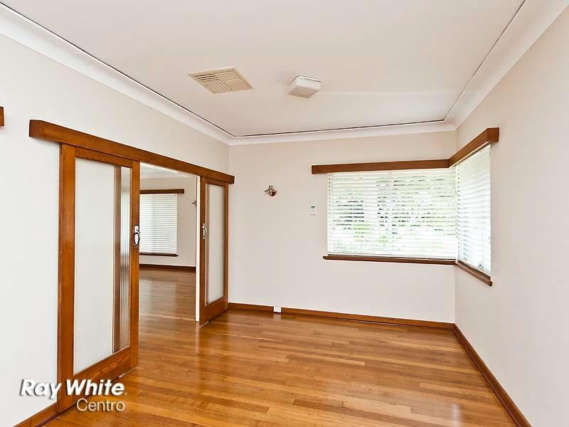 21 Templetonia Crescent, City Beach WA 6015