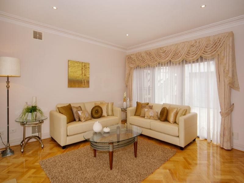 12 Juniper Bank Way, Subiaco WA 6008