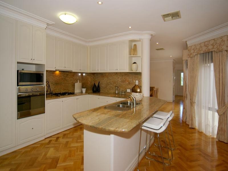 12 Juniper Bank Way, Subiaco WA 6008