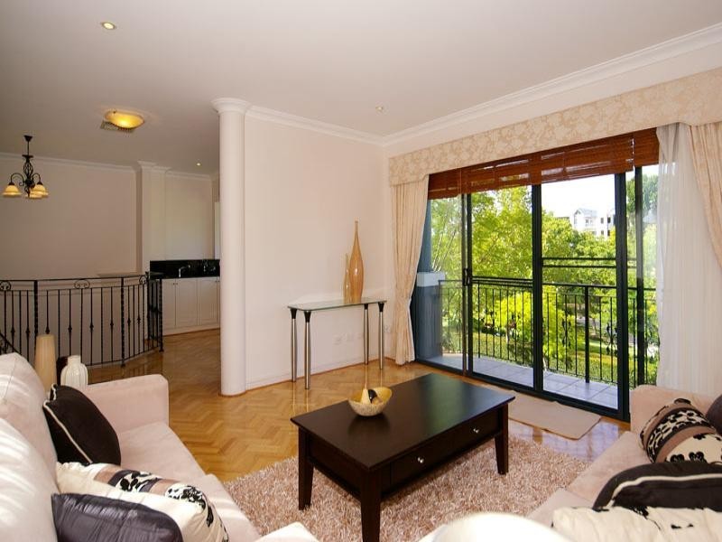 12 Juniper Bank Way, Subiaco WA 6008