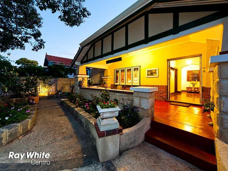 17 Munsie Avenue, Daglish WA 6008