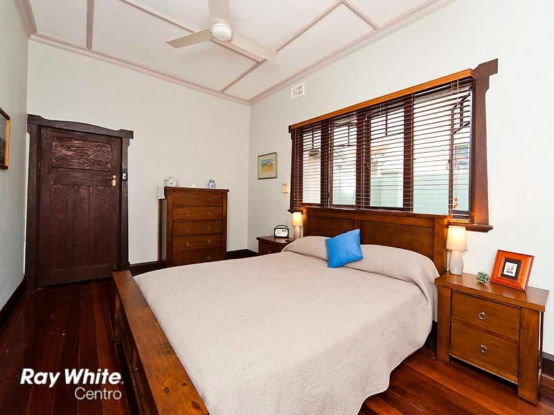 17 Munsie Avenue, Daglish WA 6008