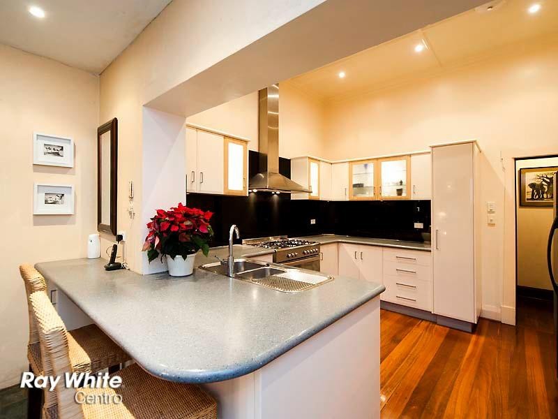 17 Munsie Avenue, Daglish WA 6008