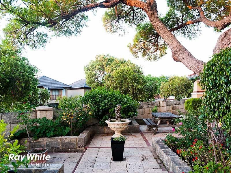 17 Munsie Avenue, Daglish WA 6008