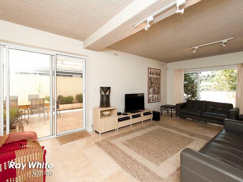 7a Pickering Way, Booragoon WA 6154