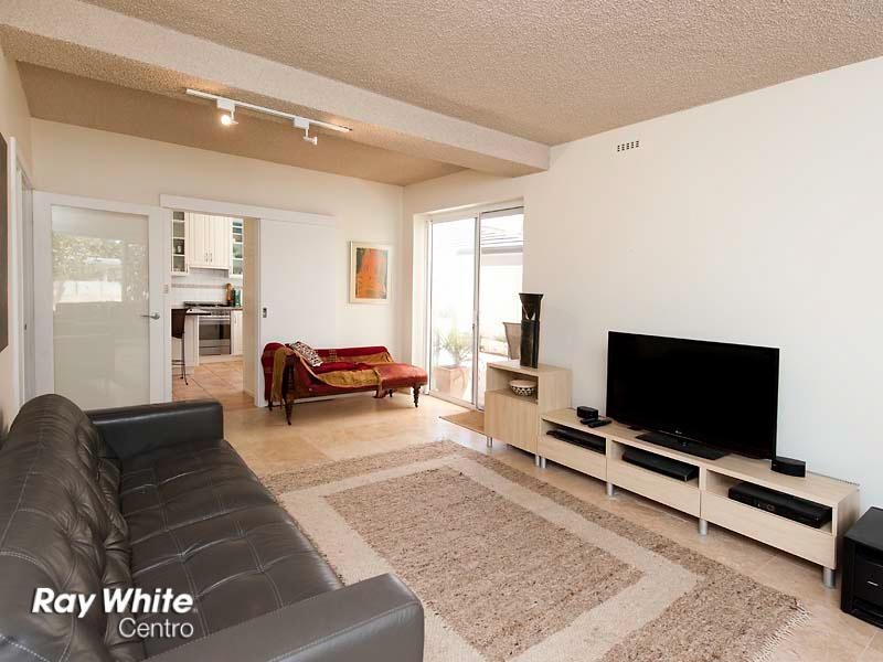 7a Pickering Way, Booragoon WA 6154