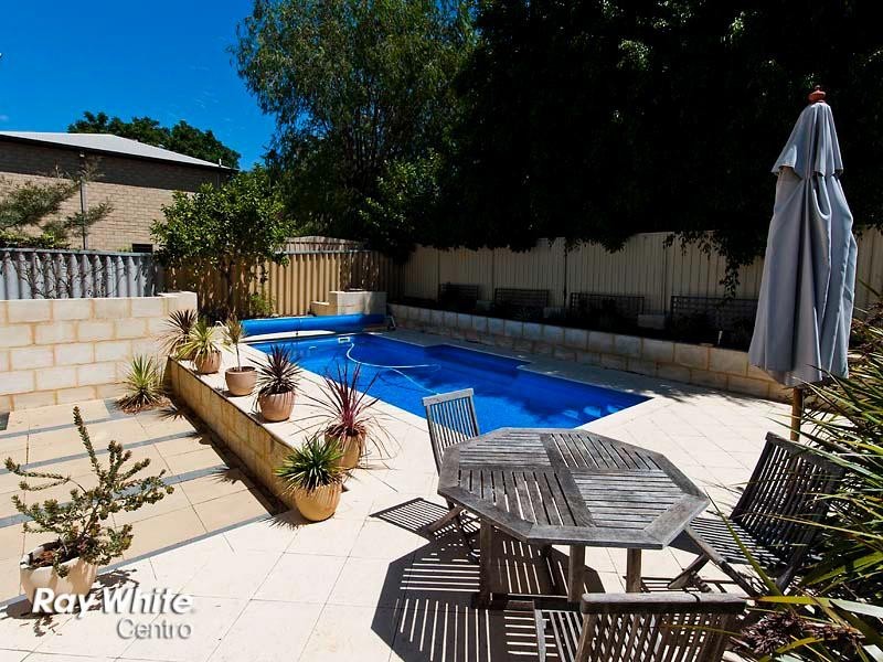 7a Pickering Way, Booragoon WA 6154