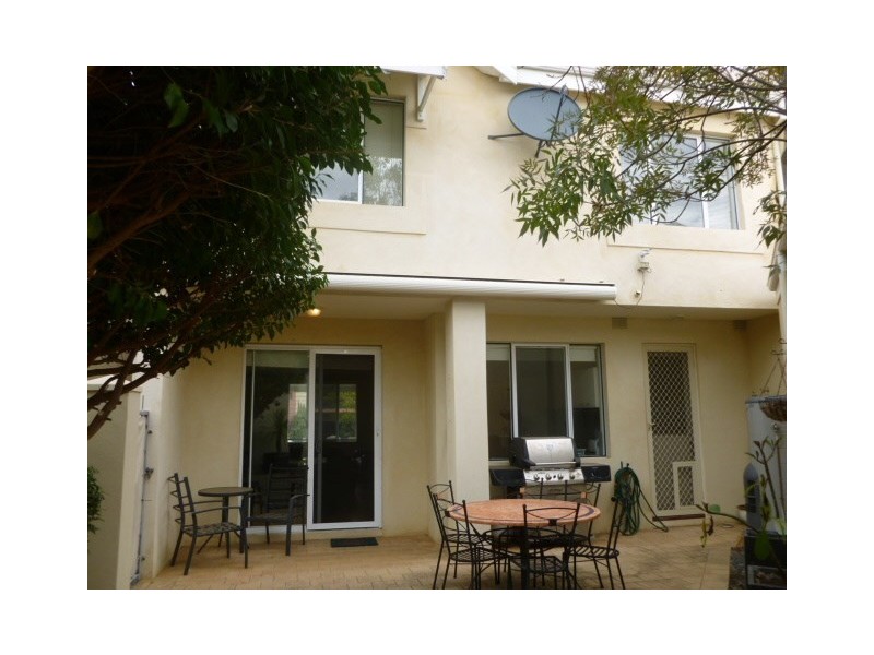 10 Tallow Tree Crescent, Subiaco WA 6008