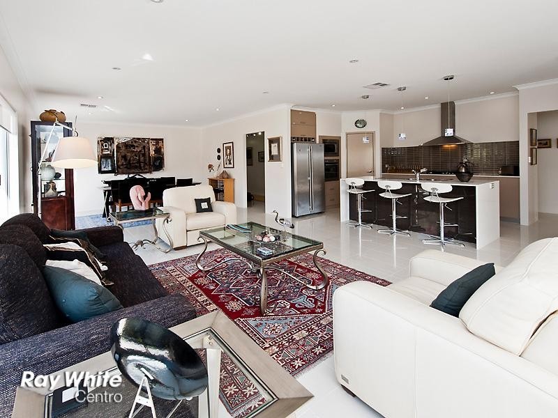 19 Sharperton Meander, Mandurah WA 6210