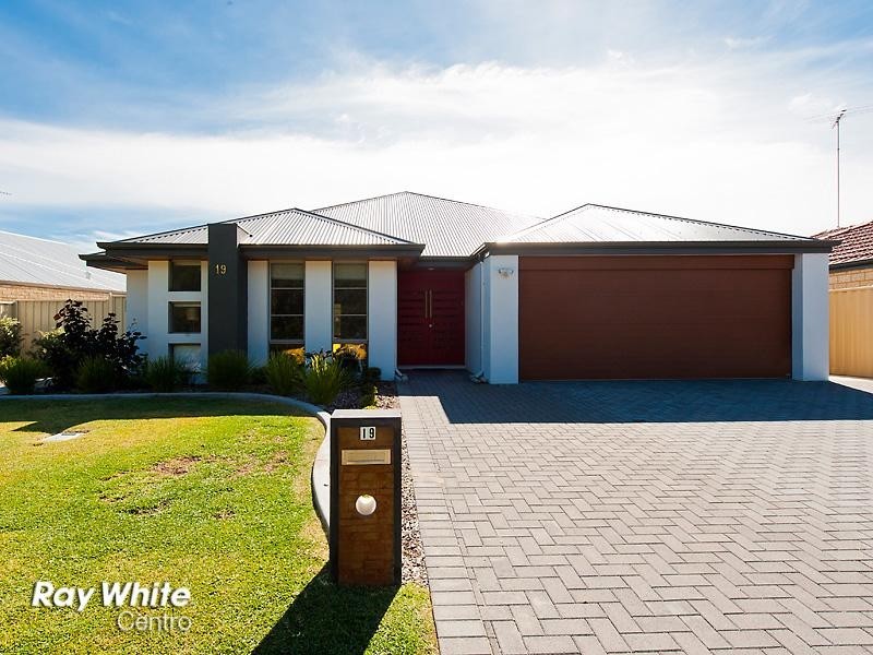 19 Sharperton Meander, Mandurah WA 6210