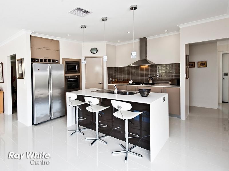 19 Sharperton Meander, Mandurah WA 6210