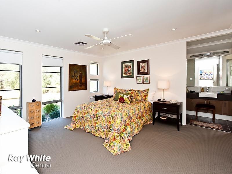 19 Sharperton Meander, Mandurah WA 6210