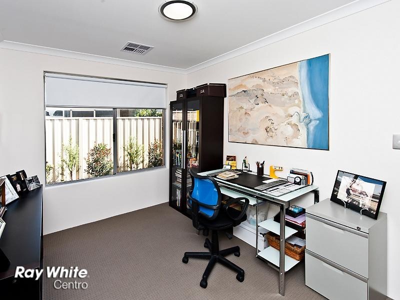 19 Sharperton Meander, Mandurah WA 6210