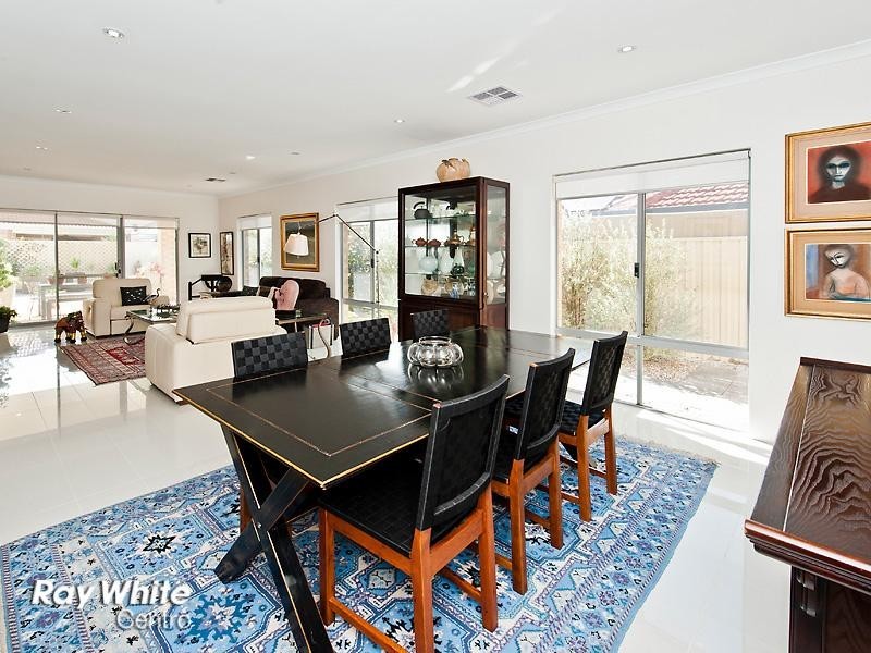 19 Sharperton Meander, Mandurah WA 6210