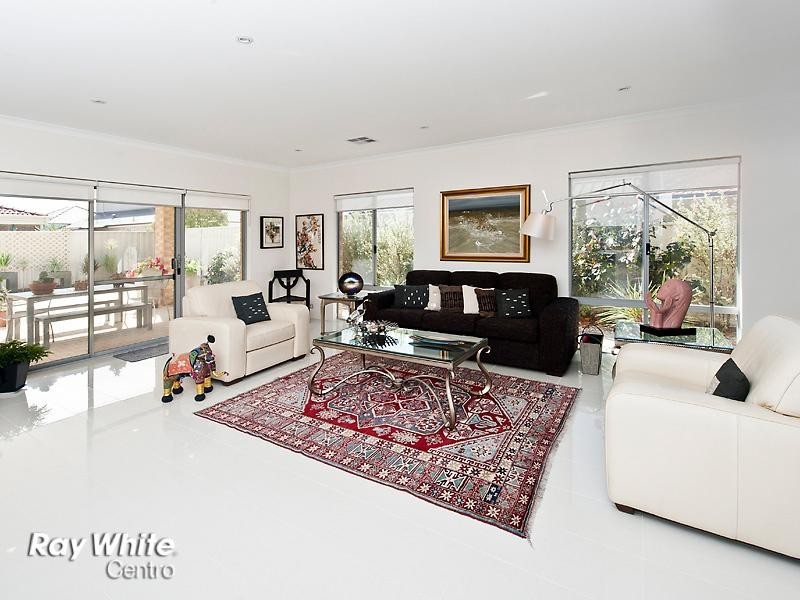 19 Sharperton Meander, Mandurah WA 6210