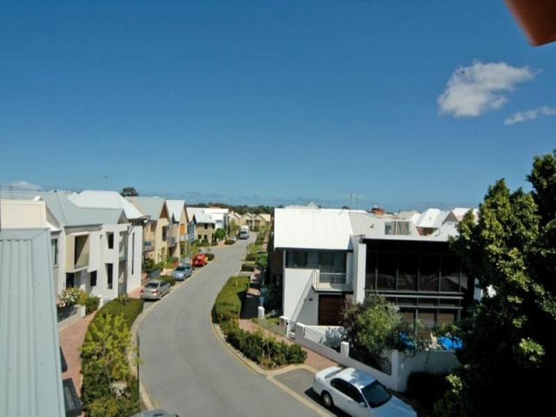 68 Coral Tree Avenue, Subiaco WA 6008