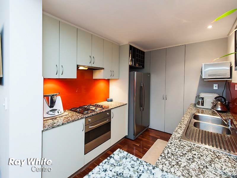 2/26 Saunders Street, East Perth WA 6004