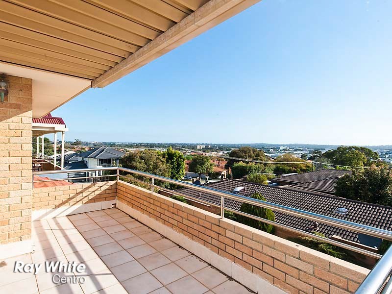 2/15 Kinsella Street, Joondanna WA 6060