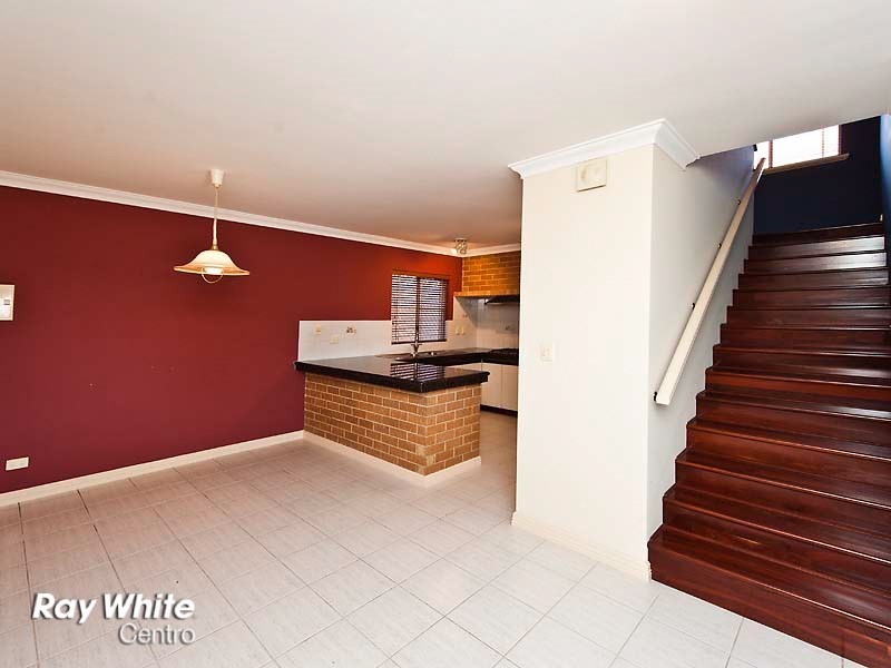 2/15 Kinsella Street, Joondanna WA 6060